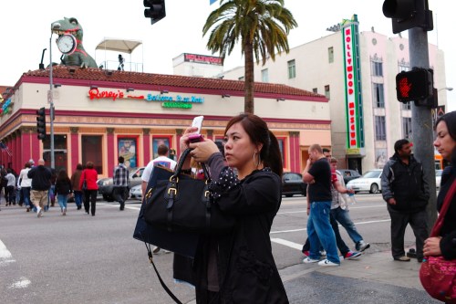 Everyone_taking_photos_of_the_