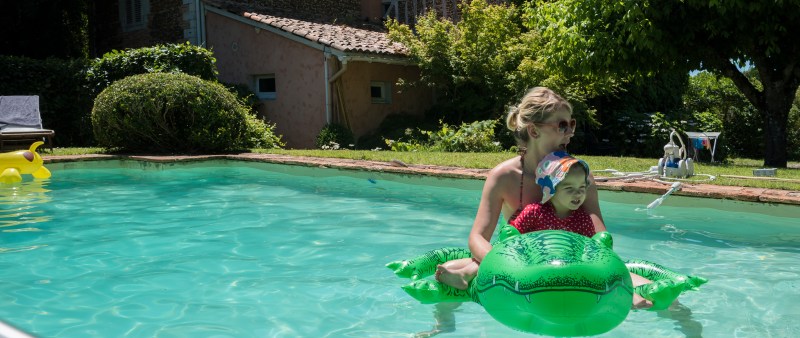 holiday all stretched copy_0017_Layer 66